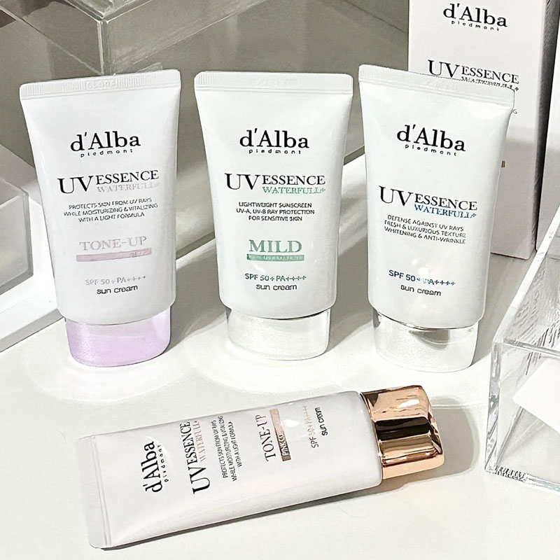 D'Alba UV Essence Waterfull Su - đánh giá và giá Luxury Skincare Brands